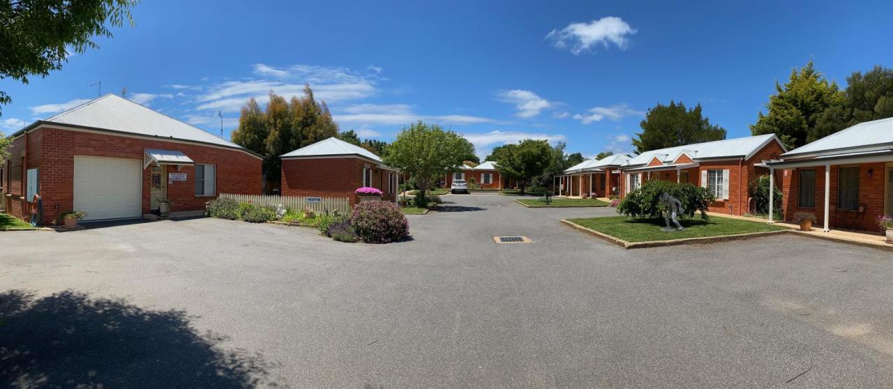 Riverview At Ross Bagian luar foto