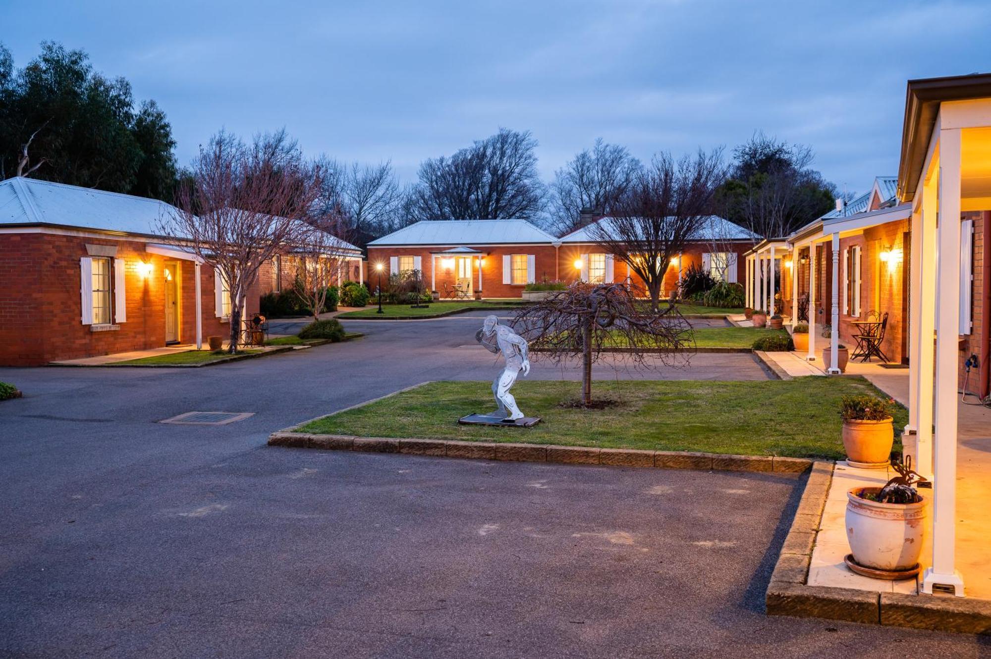 Riverview At Ross Bagian luar foto